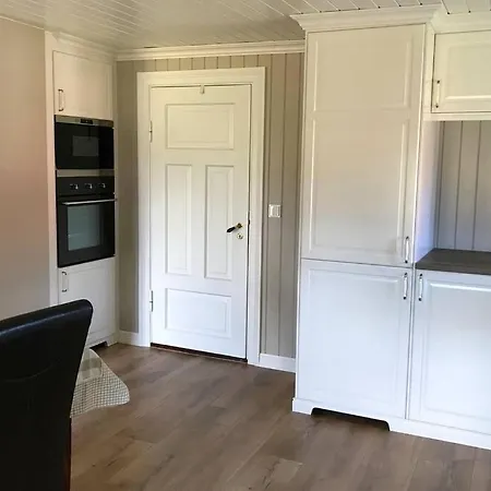 Drengstua Pa Dahl Ostre *