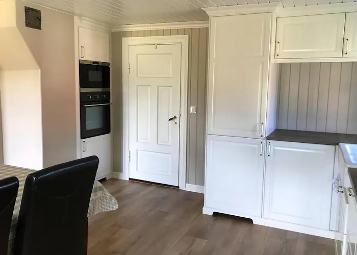 Drengstua Pa Dahl Ostre *